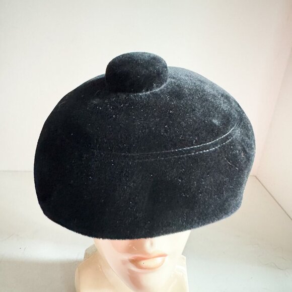Vintage Eaton's 50s 60s Black Velvet Pillbox Hat - Picture 6 of 12